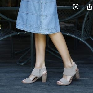 Toms Majorca sandal. So cute on!